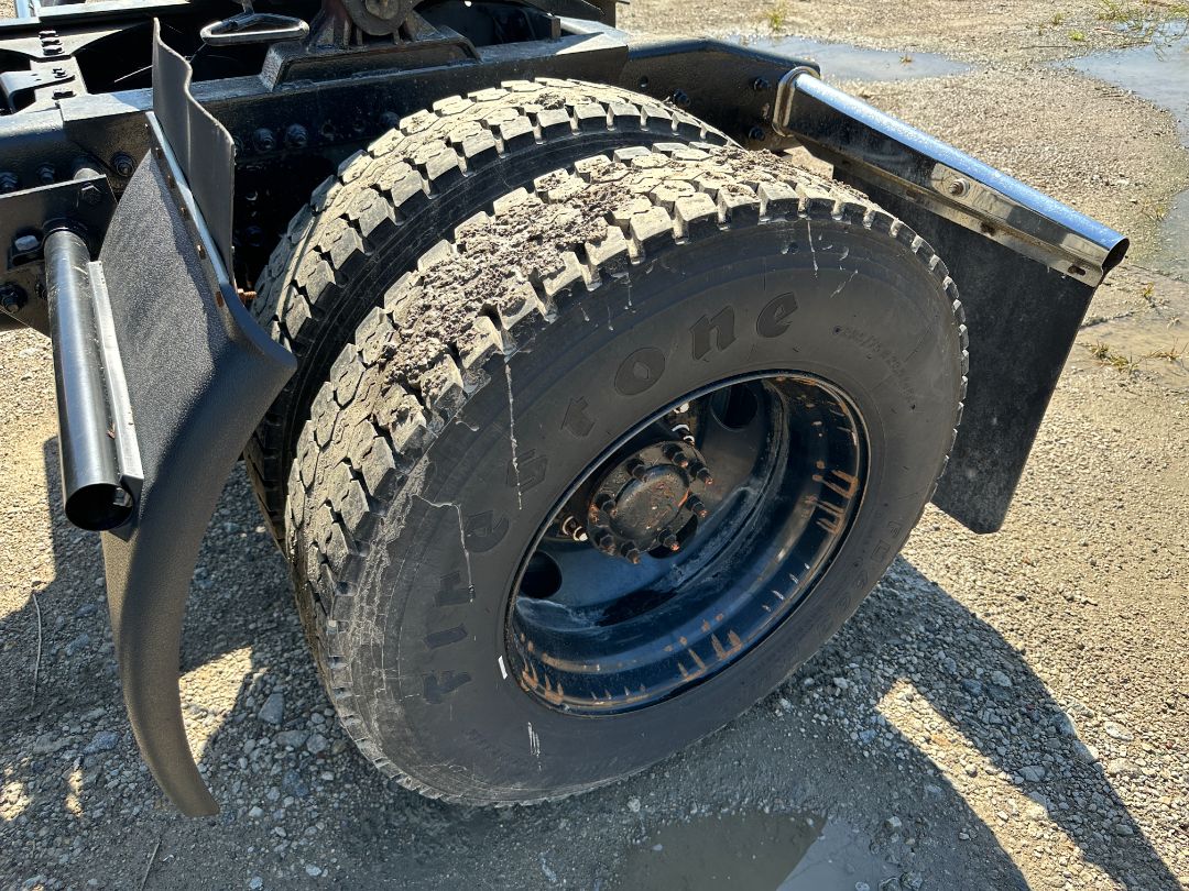 2001 FREIGHTLINER FLD 120 - Image 21